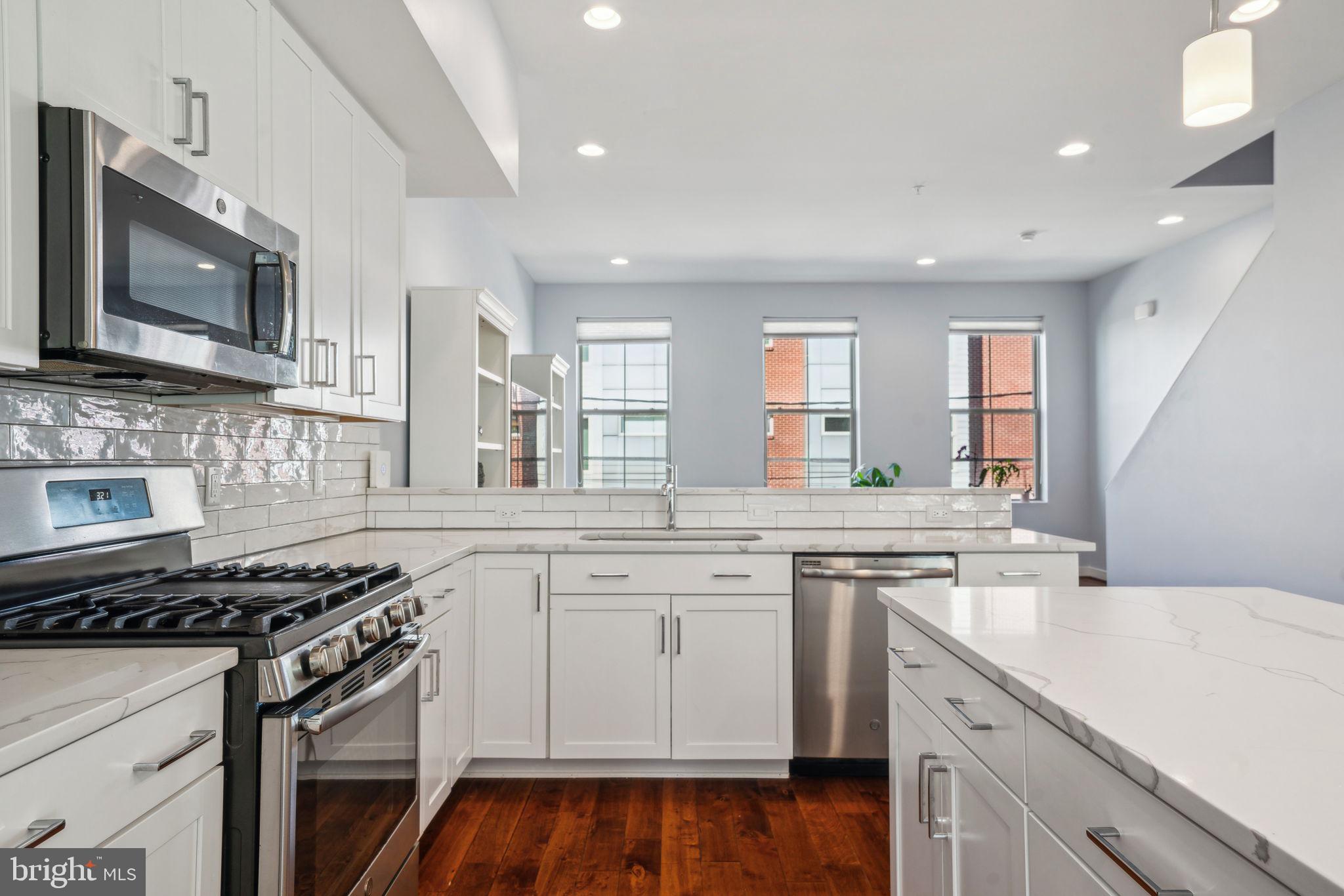 402 Reed Street Philadelphia, PA 19147 - Photo 2 of 27 Gallery Image 2