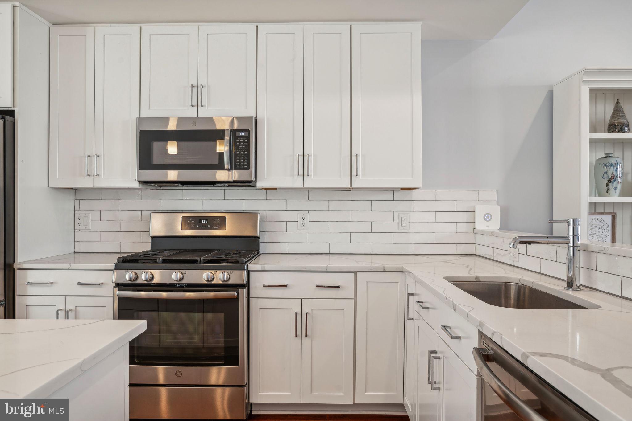 402 Reed Street Philadelphia, PA 19147 - Photo 3 of 27 Gallery Image 3
