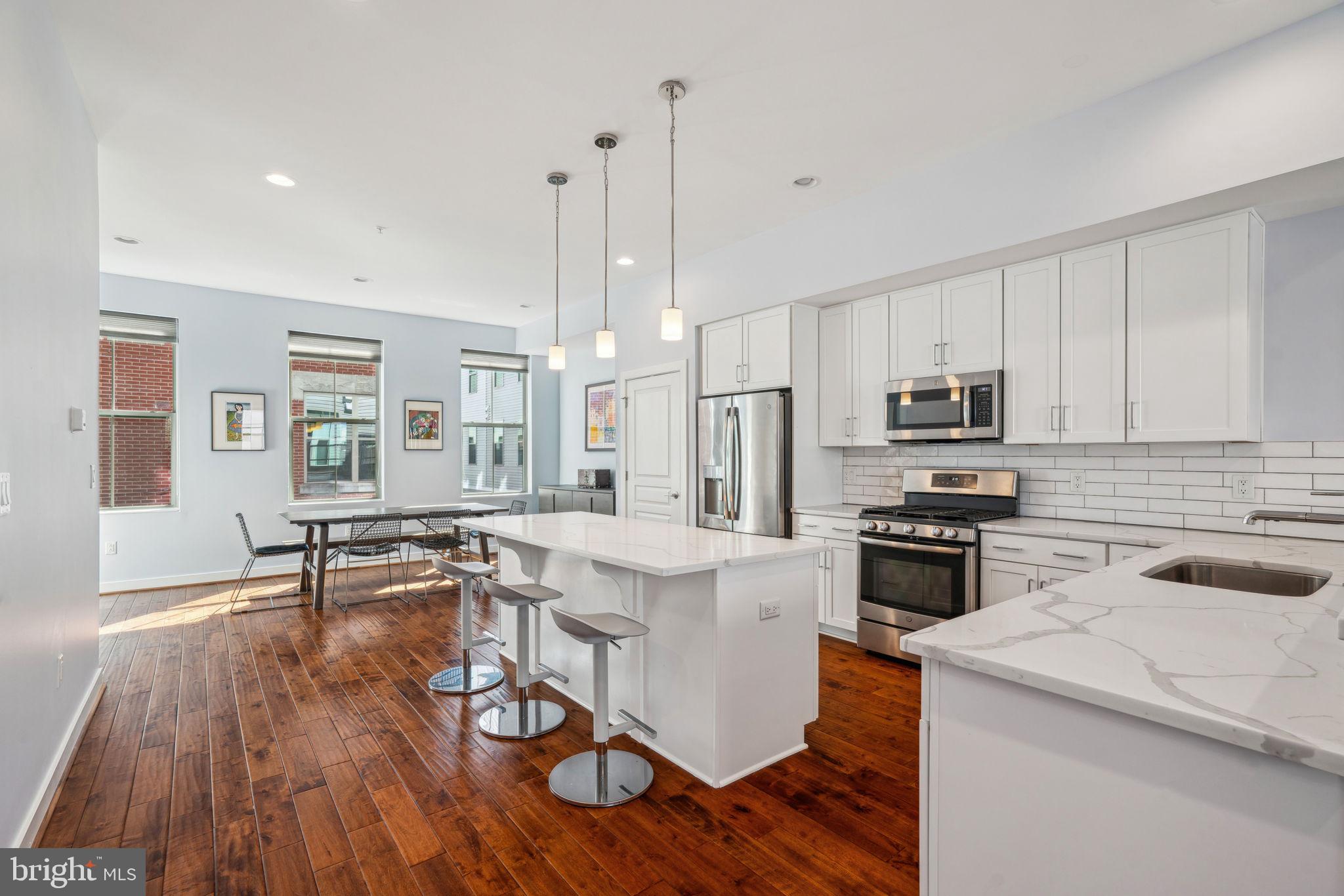 402 Reed Street Philadelphia, PA 19147 - Photo 4 of 27 Gallery Image 4