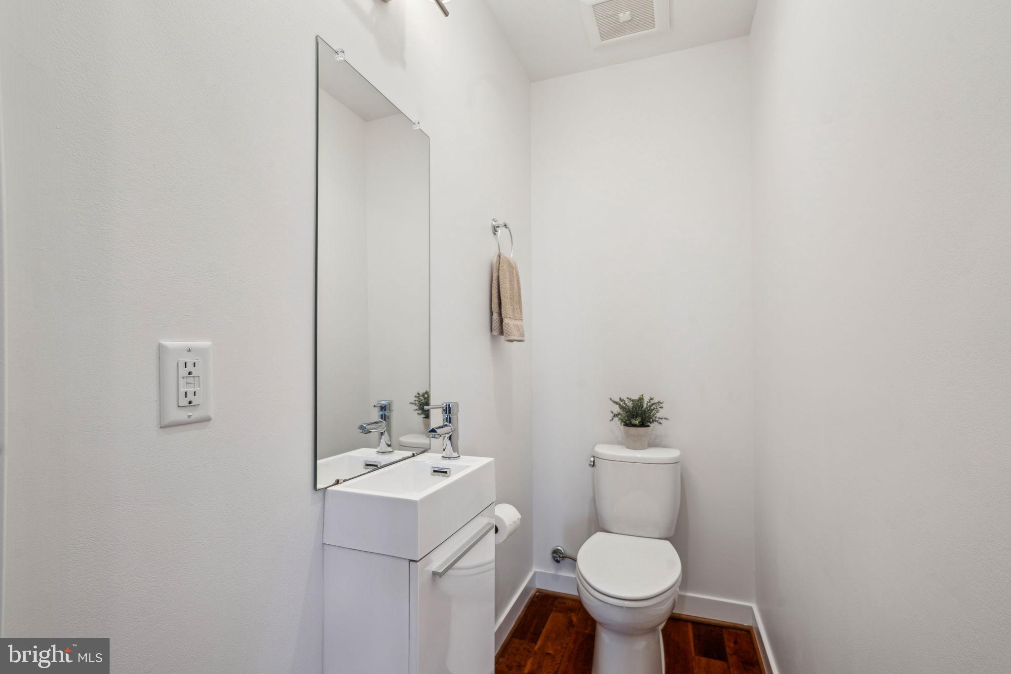 402 Reed Street Philadelphia, PA 19147 - Photo 7 of 27 Gallery Image 7