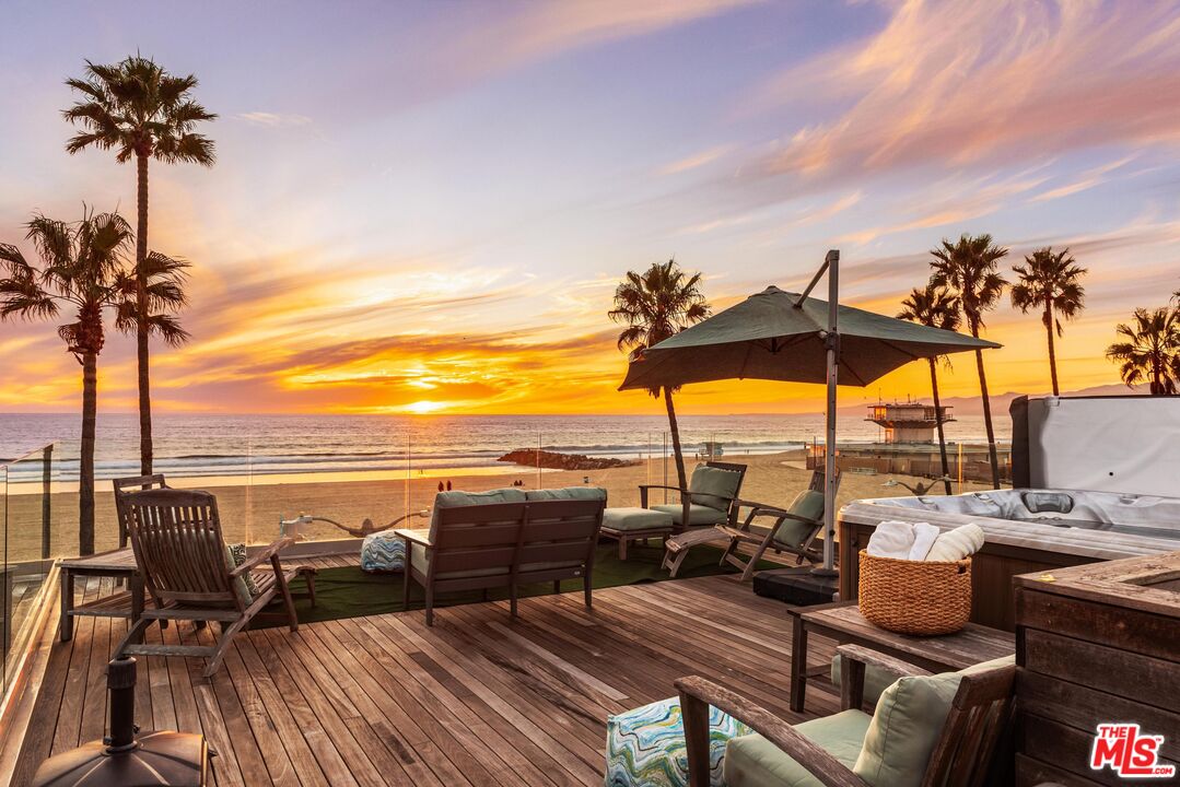 2501 Ocean Front Walk Venice, CA 90291 - Photo 2 of 2 a view of deck with patio