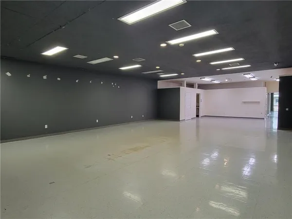 $5,000 | 5879 Steubenville Pike, Pittsburgh, PA 15205