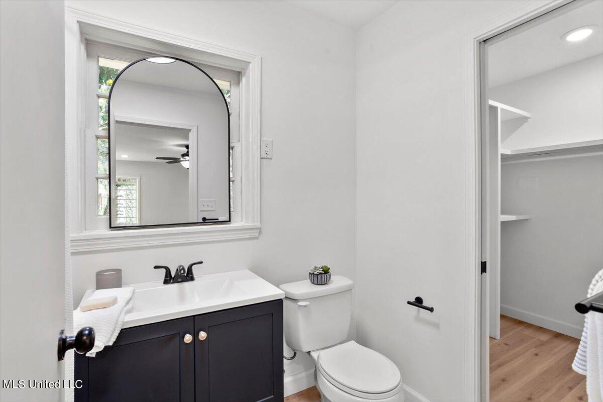 4605 Courthouse Road Gulfport, MS 39507 - Photo 22 of 36 22-Bathroom -