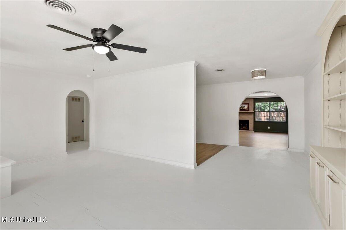 4605 Courthouse Road Gulfport, MS 39507 - Photo 8 of 36 08-Living