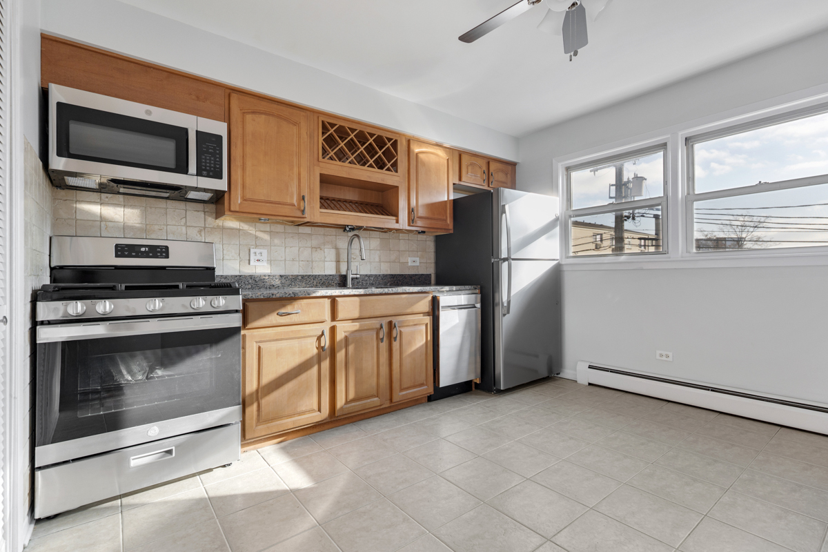 1347 Perry Street, Unit 4 Des Plaines, IL 60016 - Photo 5 of 15