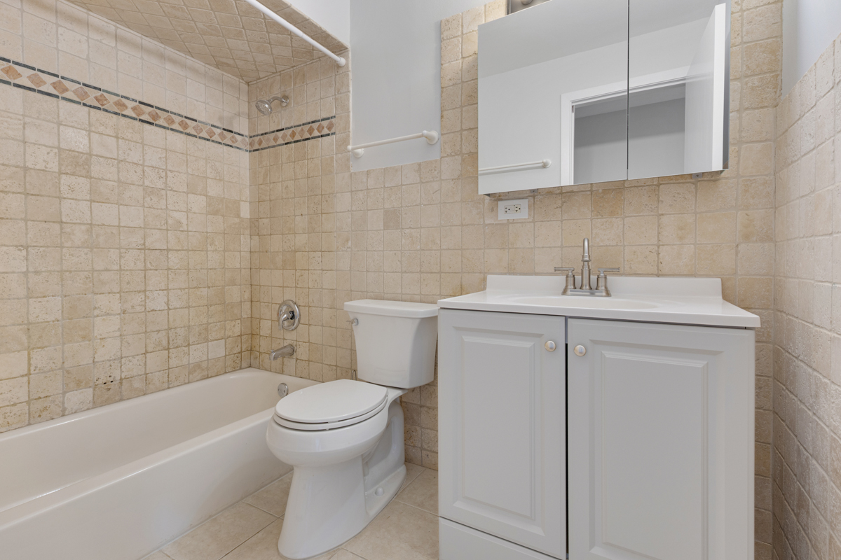 1347 Perry Street, Unit 4 Des Plaines, IL 60016 - Photo 9 of 15