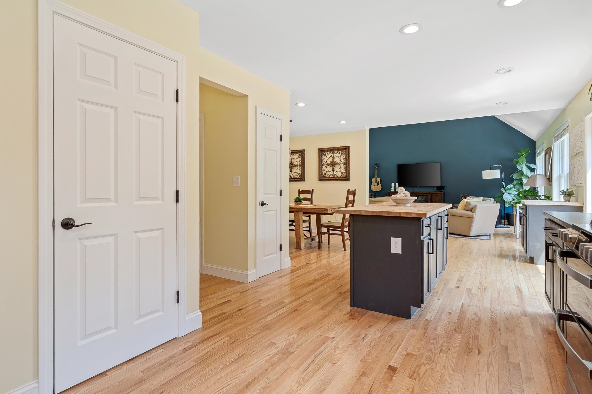 91 Seaverns Bridge Road Amherst, NH 03031 - Photo 12 of 51 Gallery Image 12