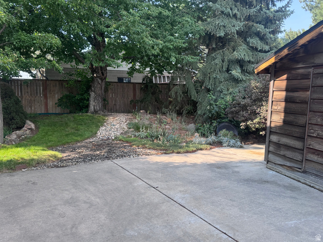 944 Bernay Circle Sandy, UT 84094 - Photo 10 of 43