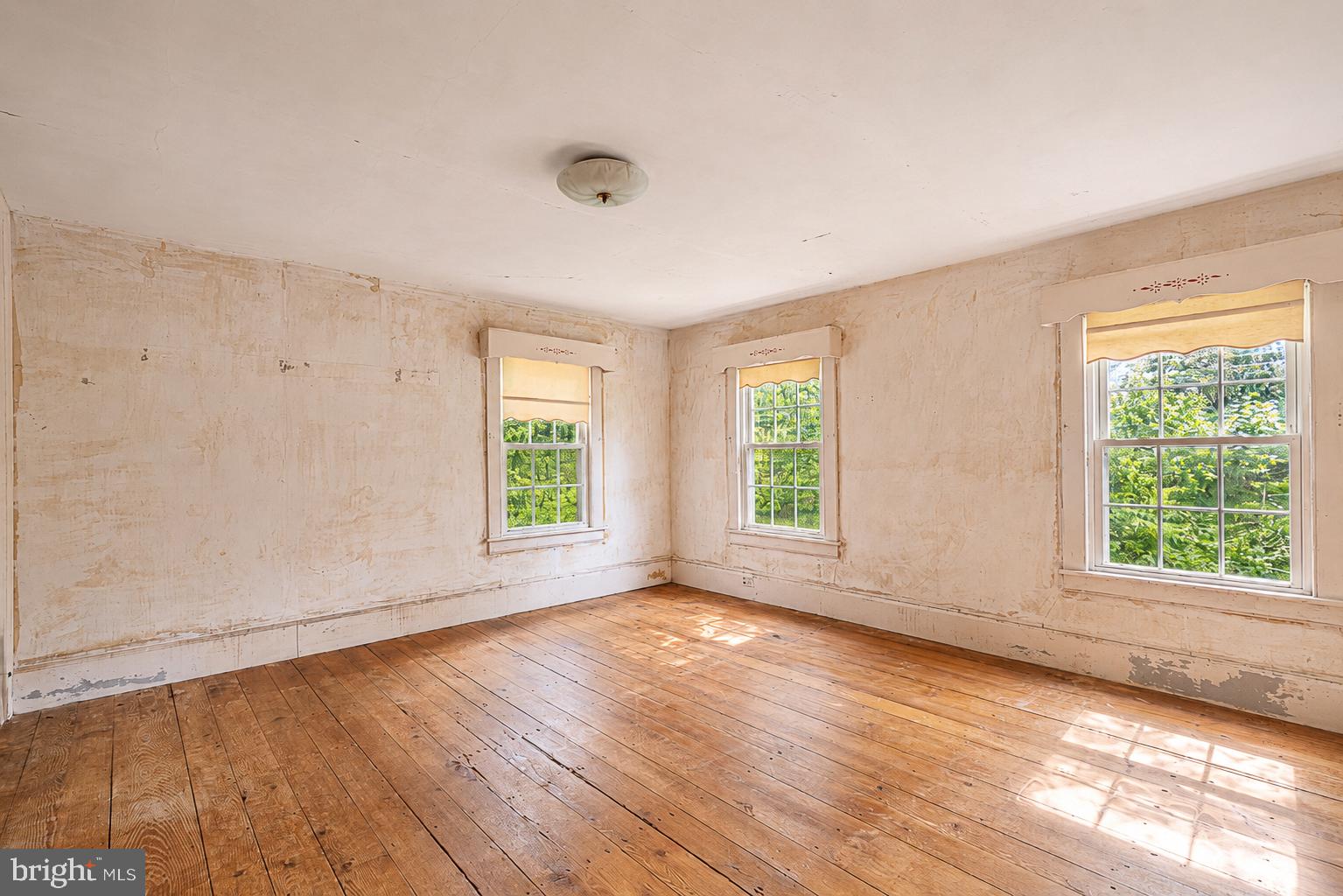 67 Poor Farm Road Pennington, NJ 08534 - Photo 14 of 33 Sunlit space ready for transformation.