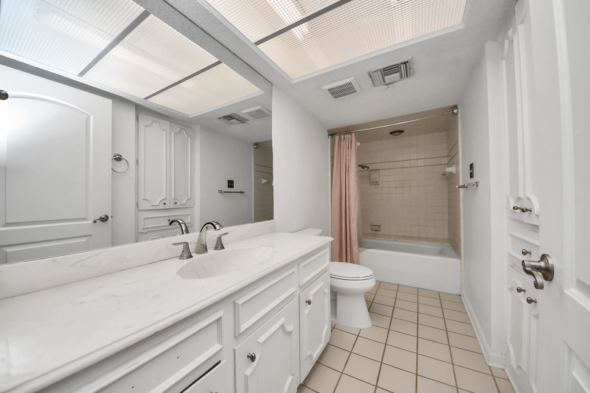 1734 South Gessner Road Houston, TX 77063 - Photo 14 of 19