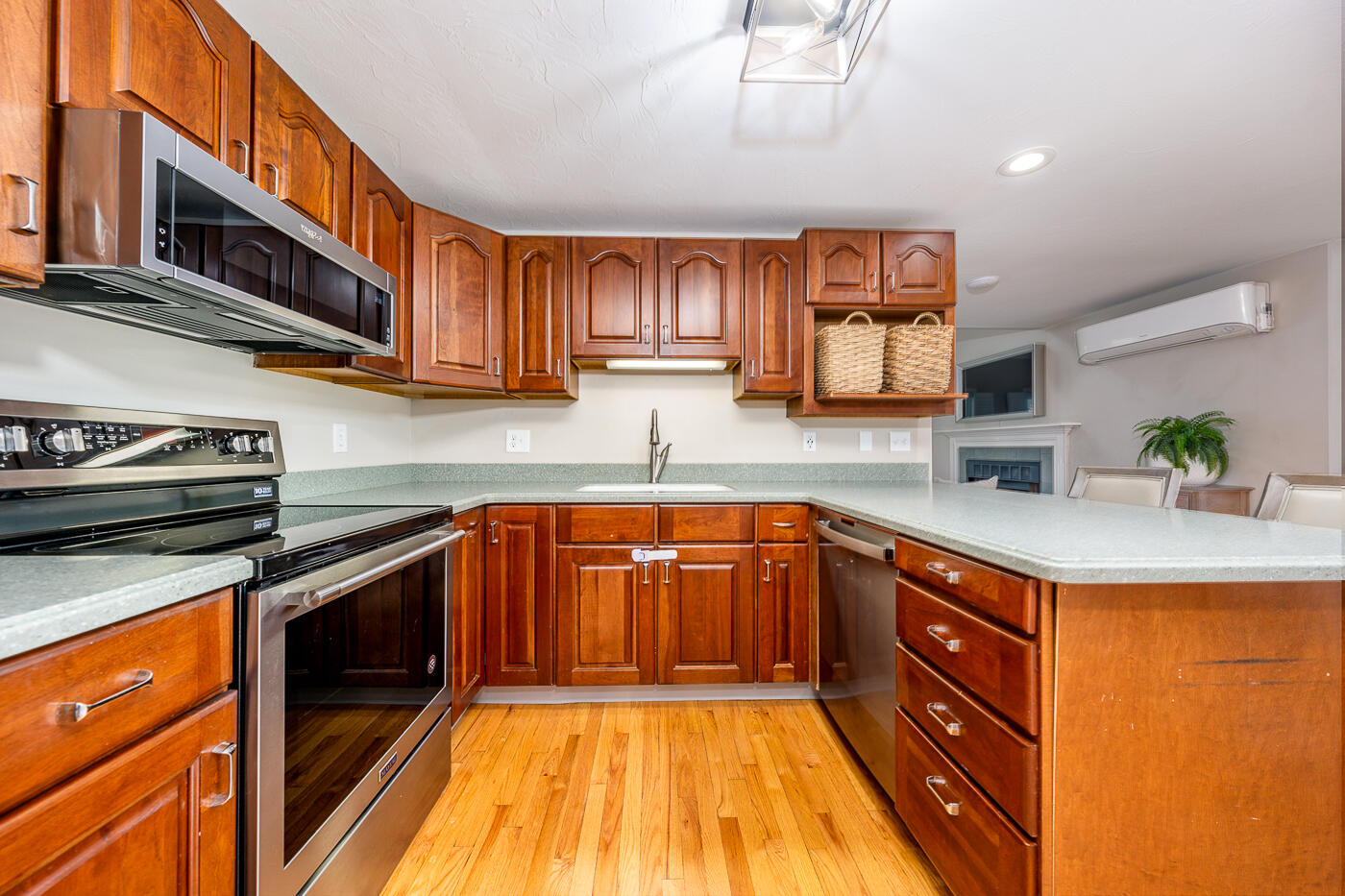 23 Square Rigger Lane Hyannis, MA 02601 - Photo 12 of 34 kitchen2