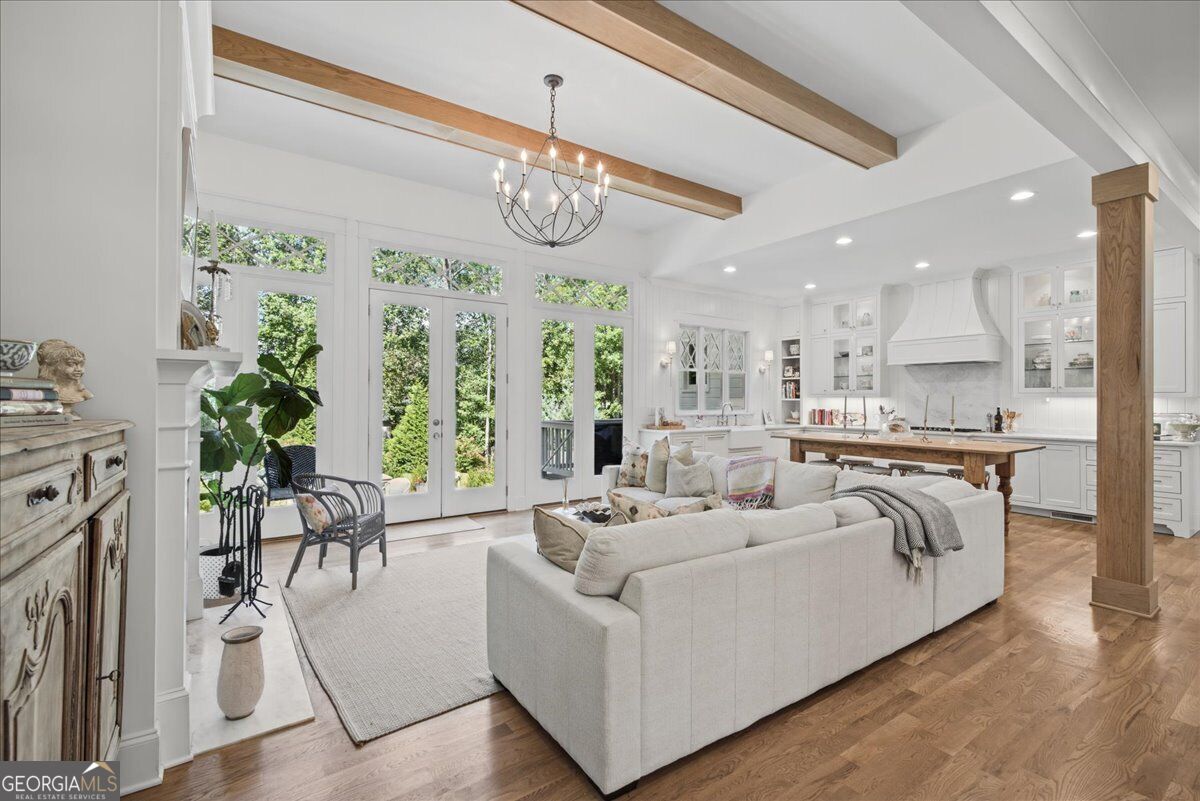 9948 Coleman Road Roswell, GA 30075 - Photo 12 of 49 Gallery Image 12