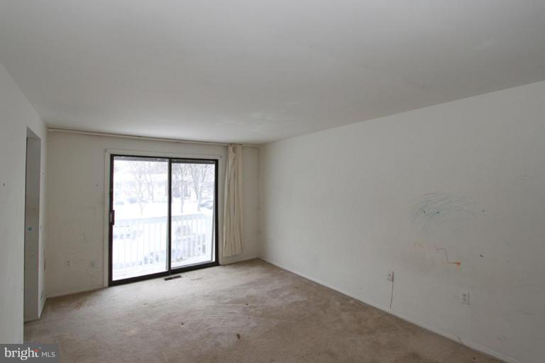 196 North Cottage Road Sterling, VA 20164 - Photo 16 of 20 Master Bedroom