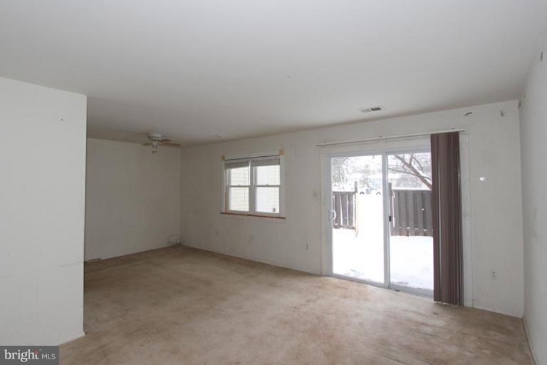 196 North Cottage Road Sterling, VA 20164 - Photo 10 of 20 Living Room #2