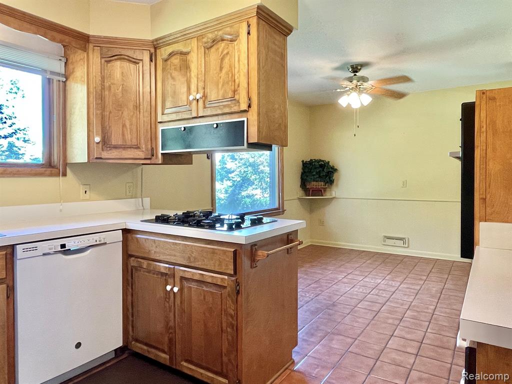 5603 North Rochester Road Rochester, MI 48306 - Photo 9 of 19