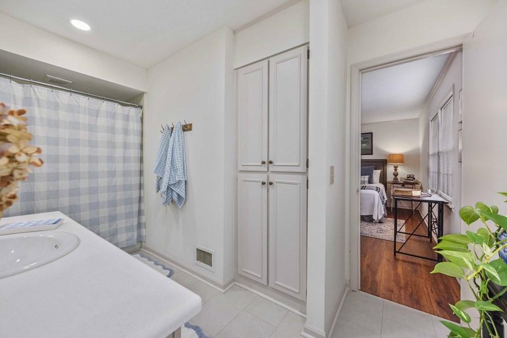 2525 Norris Road, Unit 98 Columbus, GA 31907 - Photo 20 of 40 a bathroom with a shower and toilet