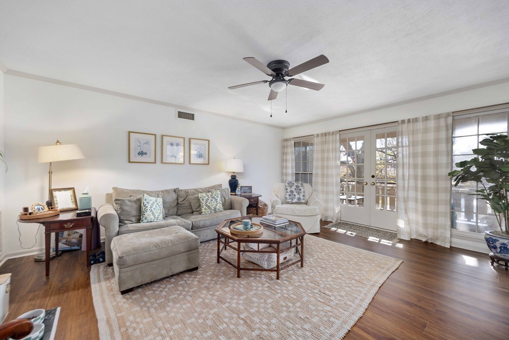 2525 Norris Road, Unit 98 Columbus, GA 31907 - Photo 3 of 40 a living room with furniture and a large window