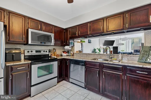 $530,000 | 939 South Scott Street, Unit 1, Arlington, VA 22204