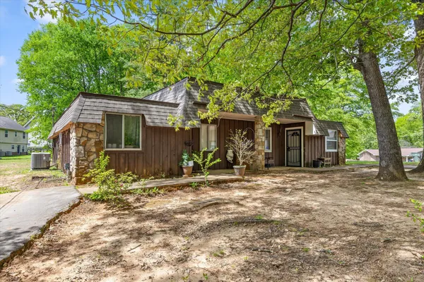 $262,900 | 5217 Hickory Woods Lane, Hixson, TN 37343