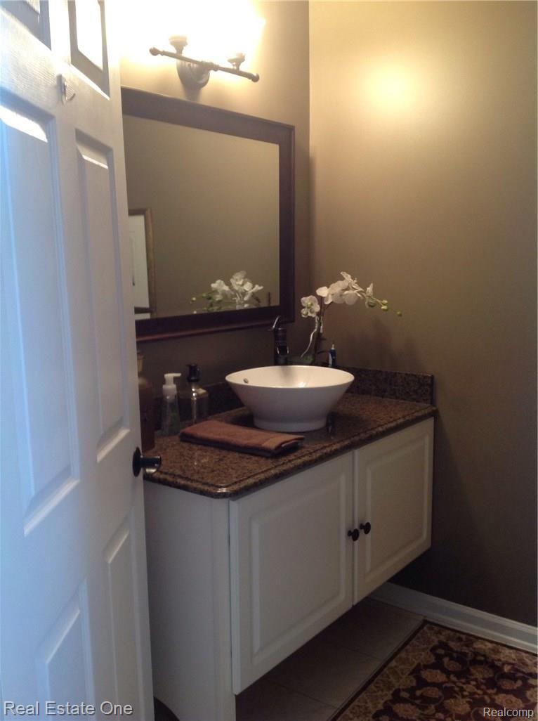 1670 Chase Drive Rochester, MI 48307 - Photo 15 of 45 image.jpg
