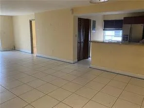 $2,600 | 7705 Abbott Avenue, Unit 402, Miami Beach, FL 33141