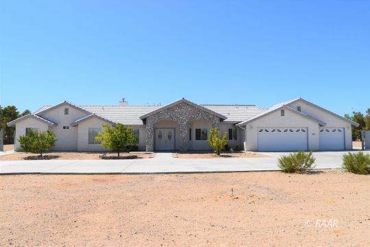 1411 Autumn Avenue Ridgecrest, CA 93555 - Photo 1 of 35