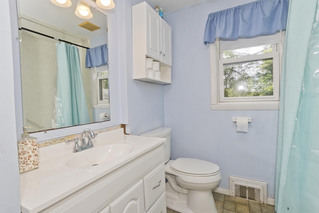 93 Moss Road Springfield, MA 01119 - Photo 28 of 40