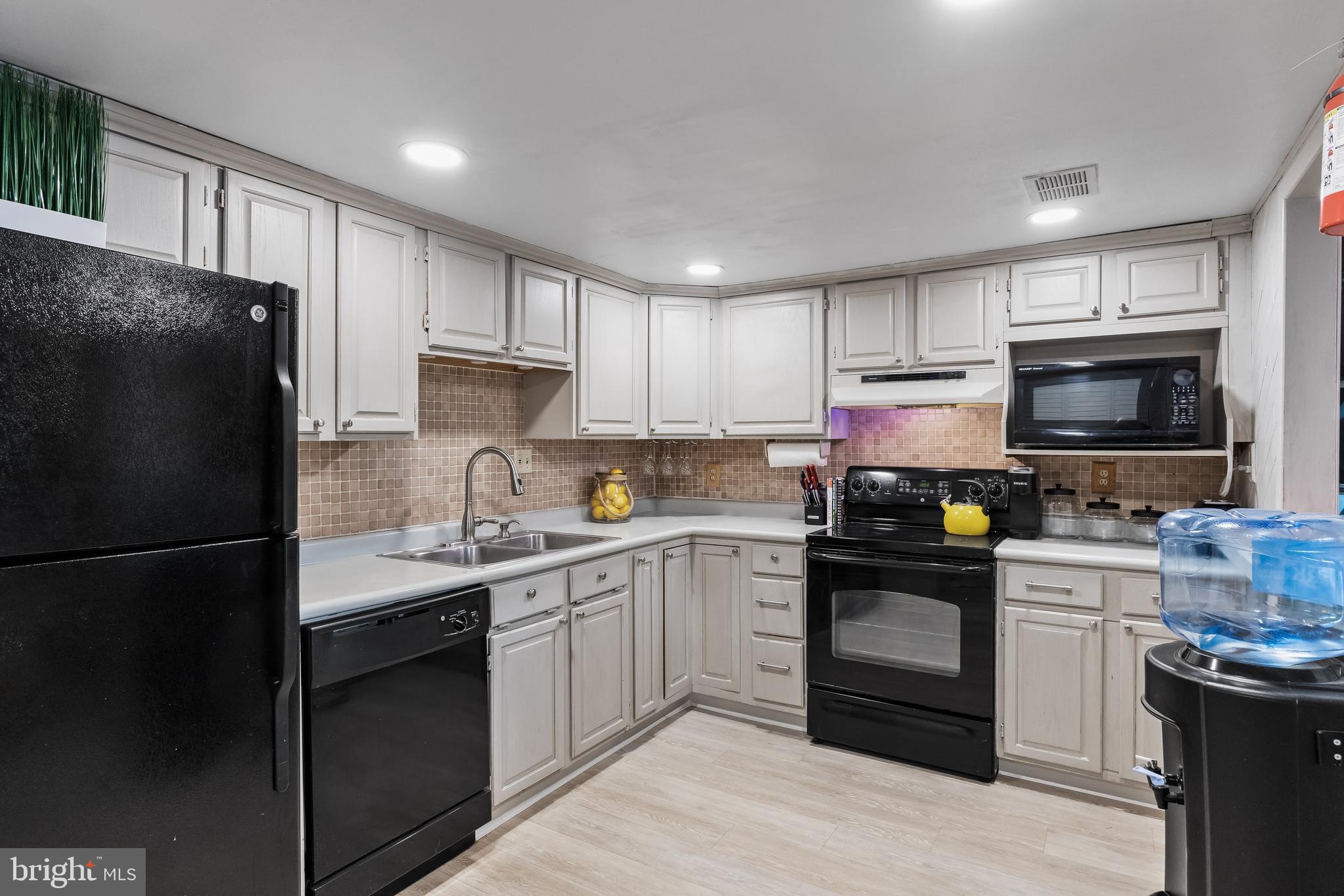 16 Rambler Court Willingboro, NJ 08046 - Photo 12 of 33 Gallery Image 12