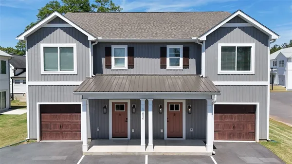 $1,800 | 506 Tarrant Street, Unit A, Central, SC 29630