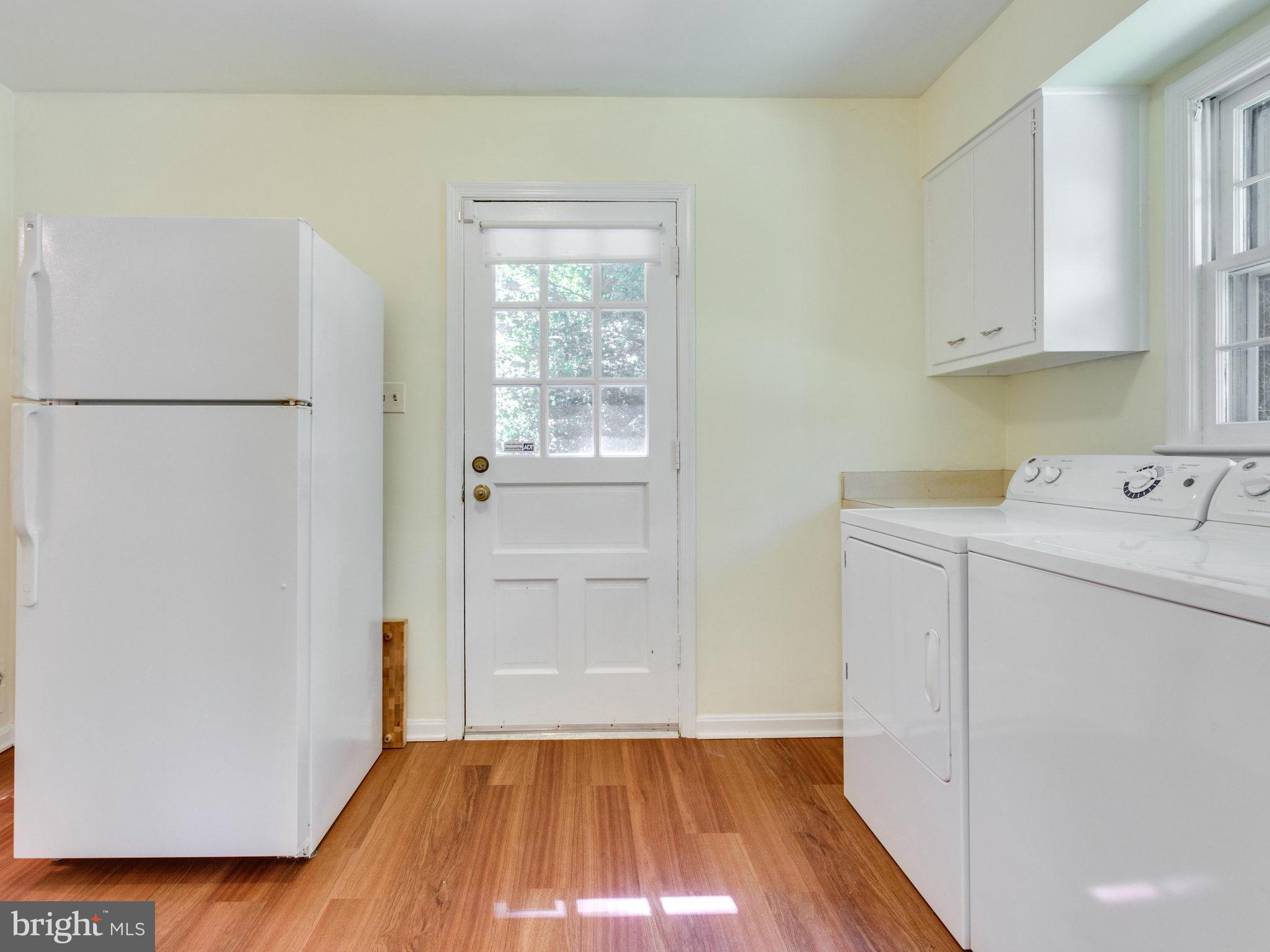 8501 Brook Road McLean, VA 22102 - Photo 14 of 29 Mudroom/ Laundry
