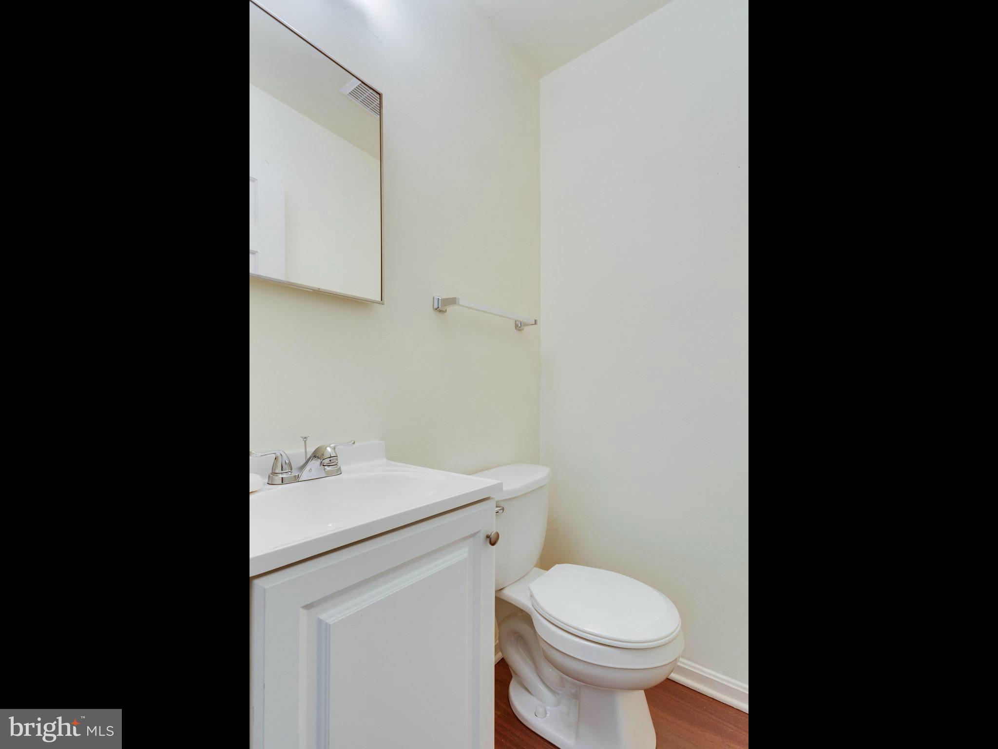 8501 Brook Road McLean, VA 22102 - Photo 15 of 29 Powder Room