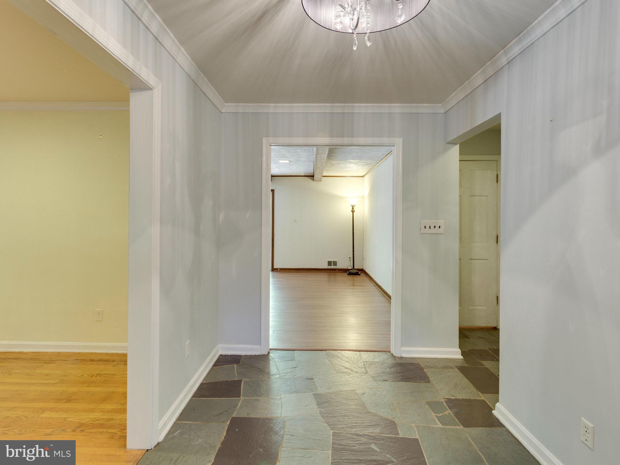 8501 Brook Road McLean, VA 22102 - Photo 5 of 29 Foyer