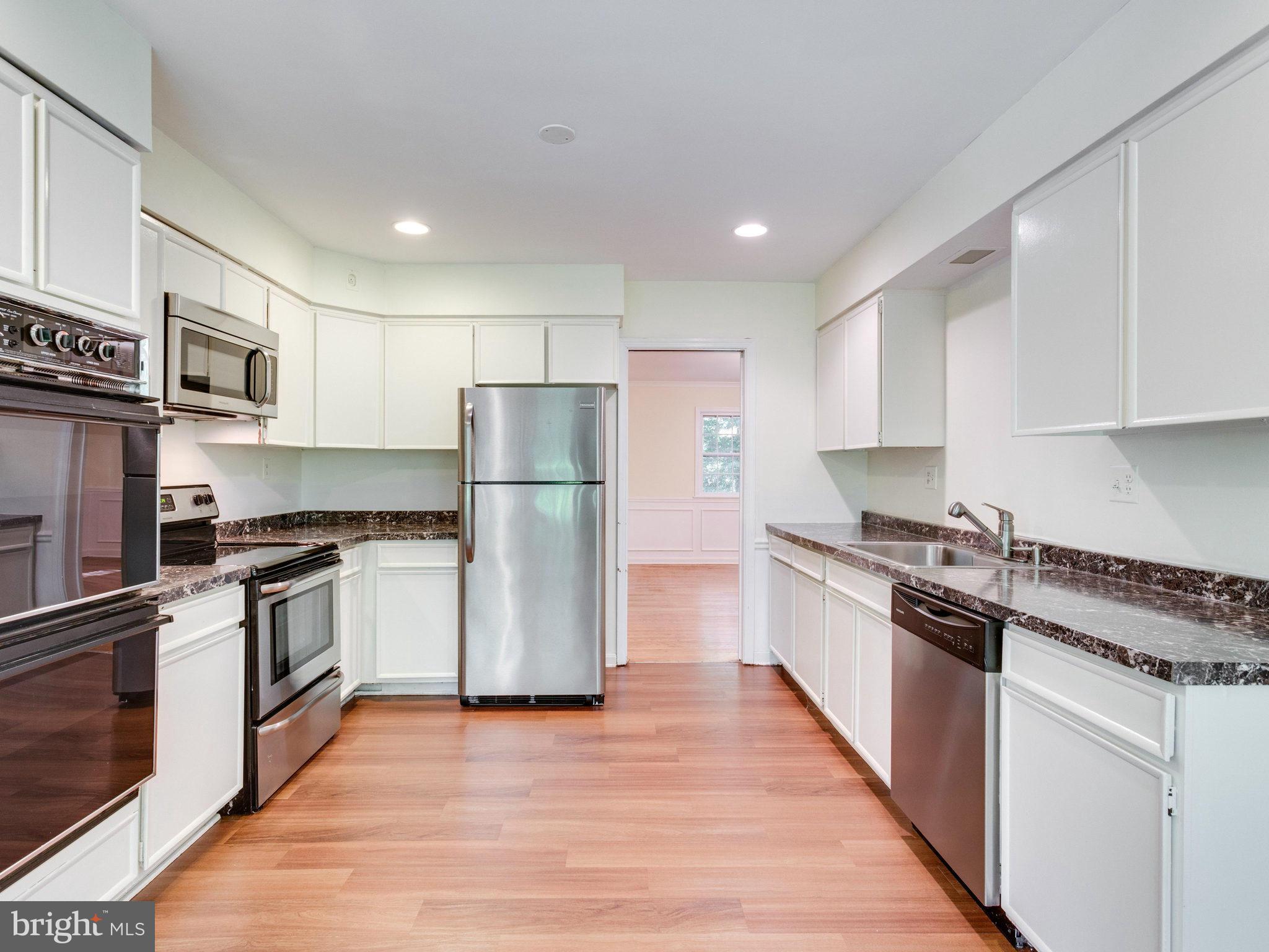 8501 Brook Road McLean, VA 22102 - Photo 10 of 29 Kitchen