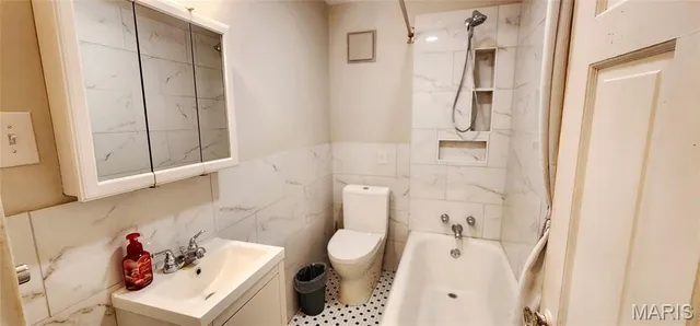 $227,900 | 3112 Edgewood Drive, High Ridge, MO 63049