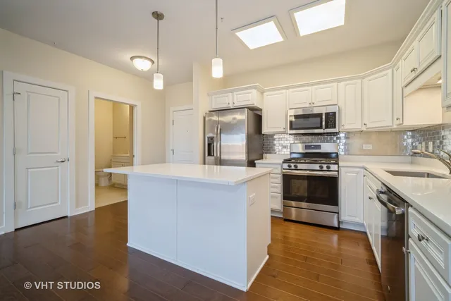 $227,218 | 2150 Founders Drive, Unit 234, Northbrook, IL 60062