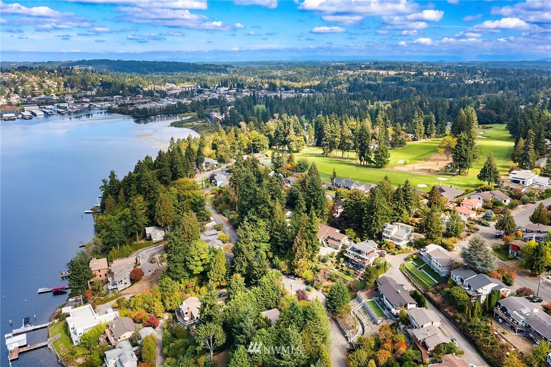 16005 Inglewood Road Northeast Kenmore, WA 98028 - Photo 34 of 39 a view of a city