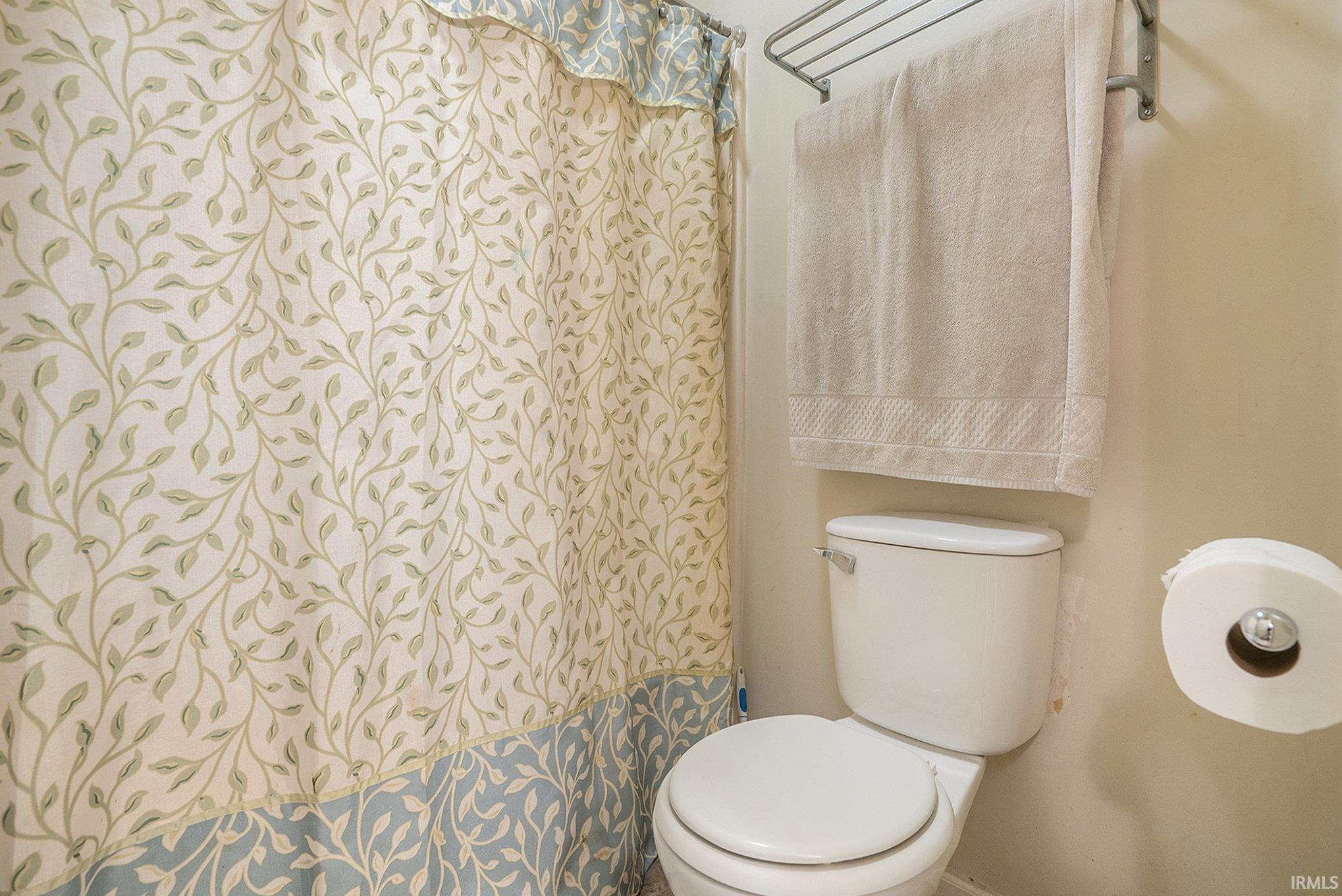17411 Woodhurst Road Granger, IN 46530 - Photo 15 of 28 Gallery Image 15