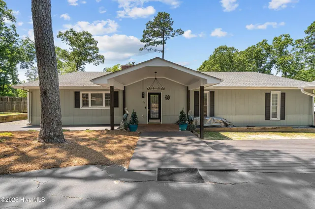 $450,000 | 140 1 Down Street, Southern Pines, NC 28387