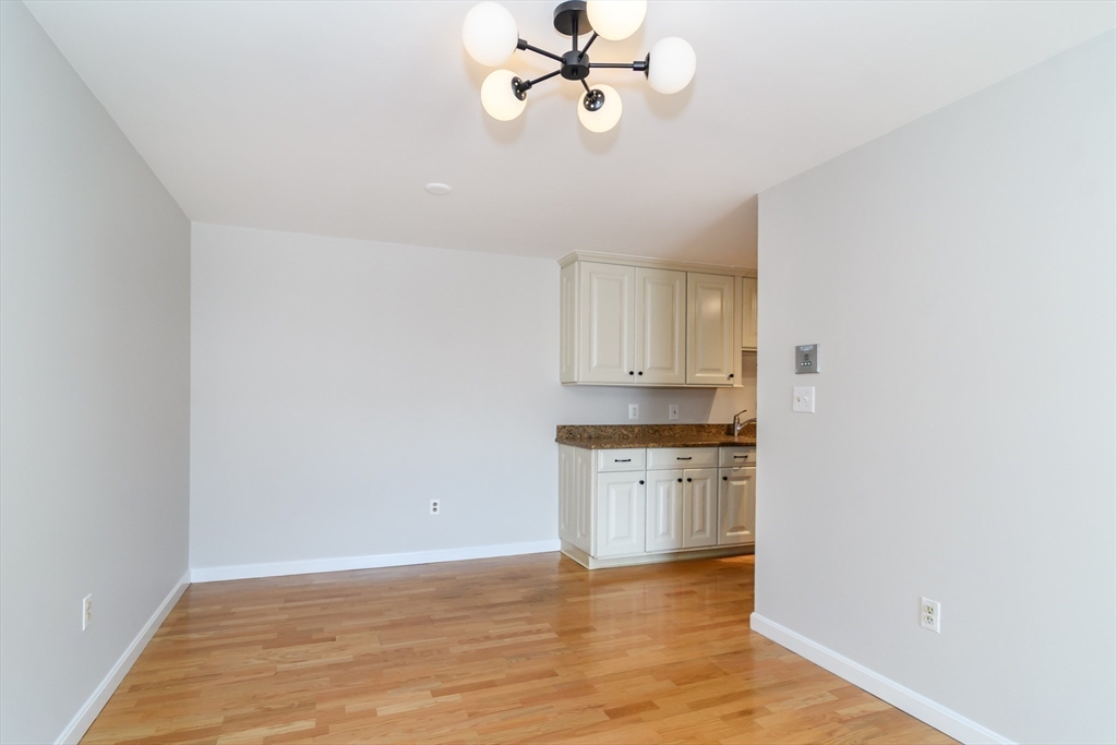 6 Post Oak Lane, Unit 9 Natick, MA 01760 - Photo 5 of 27