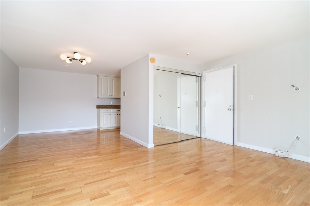 6 Post Oak Lane, Unit 9 Natick, MA 01760 - Photo 7 of 27