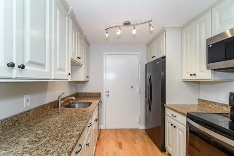 $425,000 | 6 Post Oak Lane, Unit 9, Natick, MA 01760