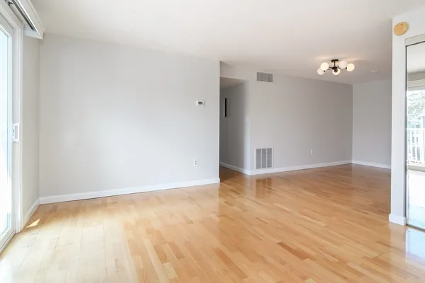 $425,000 | 6 Post Oak Lane, Unit 9, Natick, MA 01760