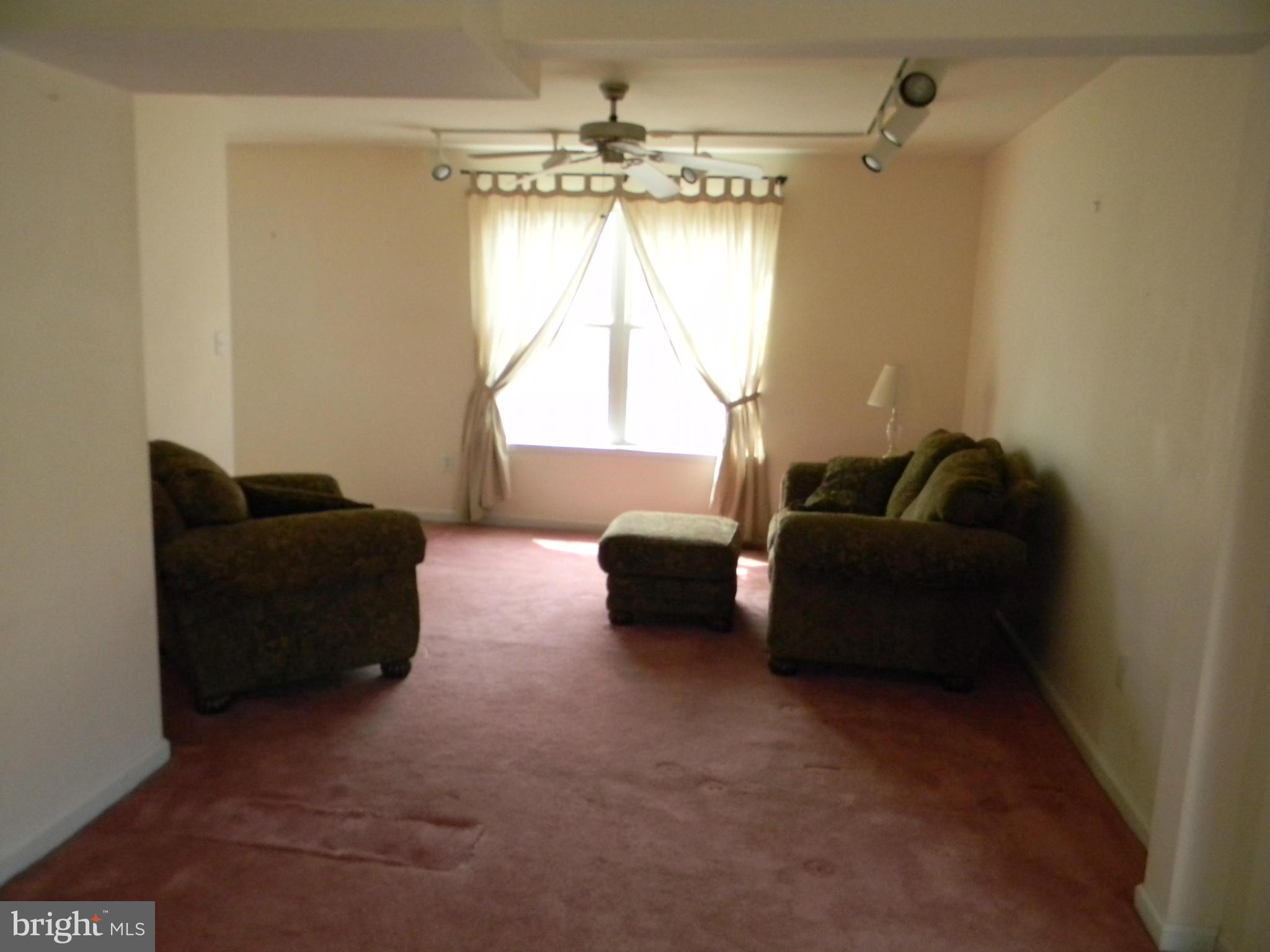 549 Rita Drive Odenton, MD 21113 - Photo 12 of 28 Living Room