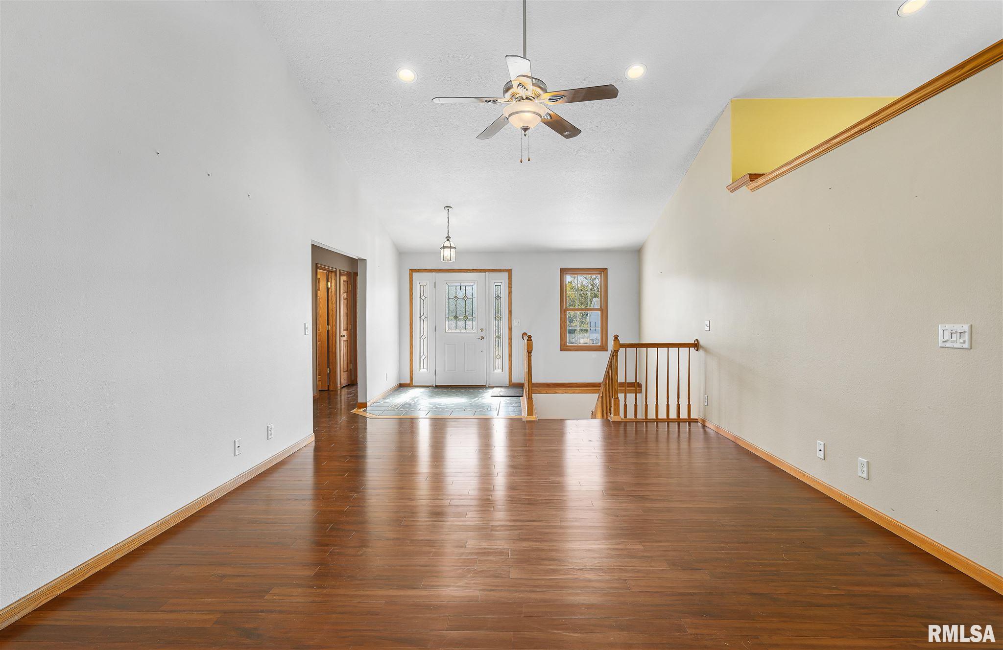 2593 Canterbury Road Muscatine, IA 52761 - Photo 11 of 29