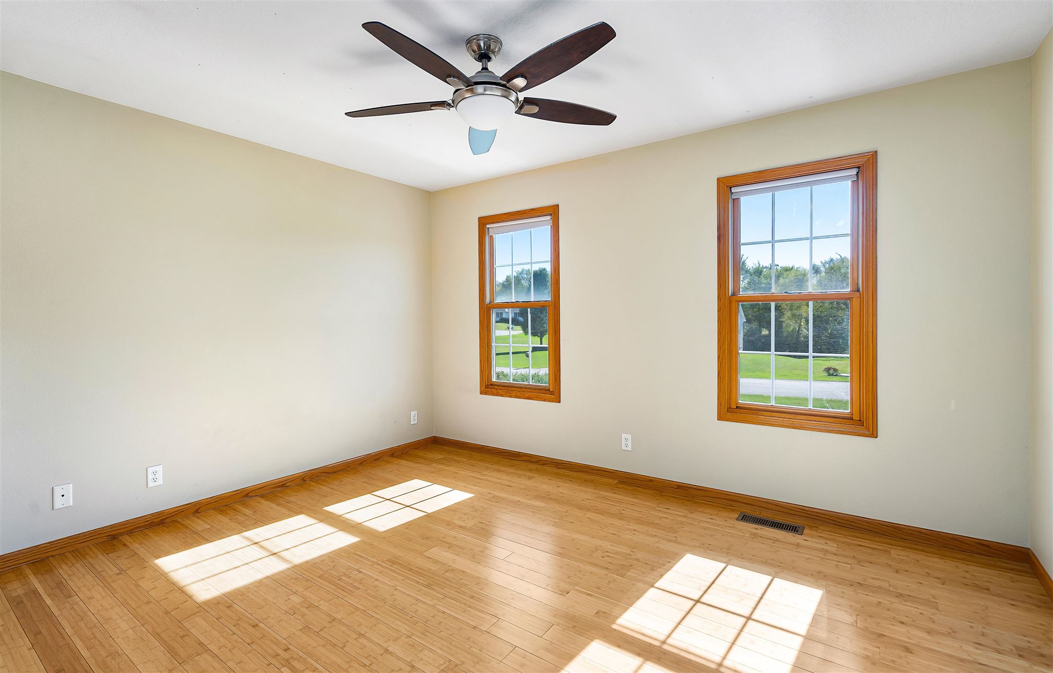 2593 Canterbury Road Muscatine, IA 52761 - Photo 14 of 29