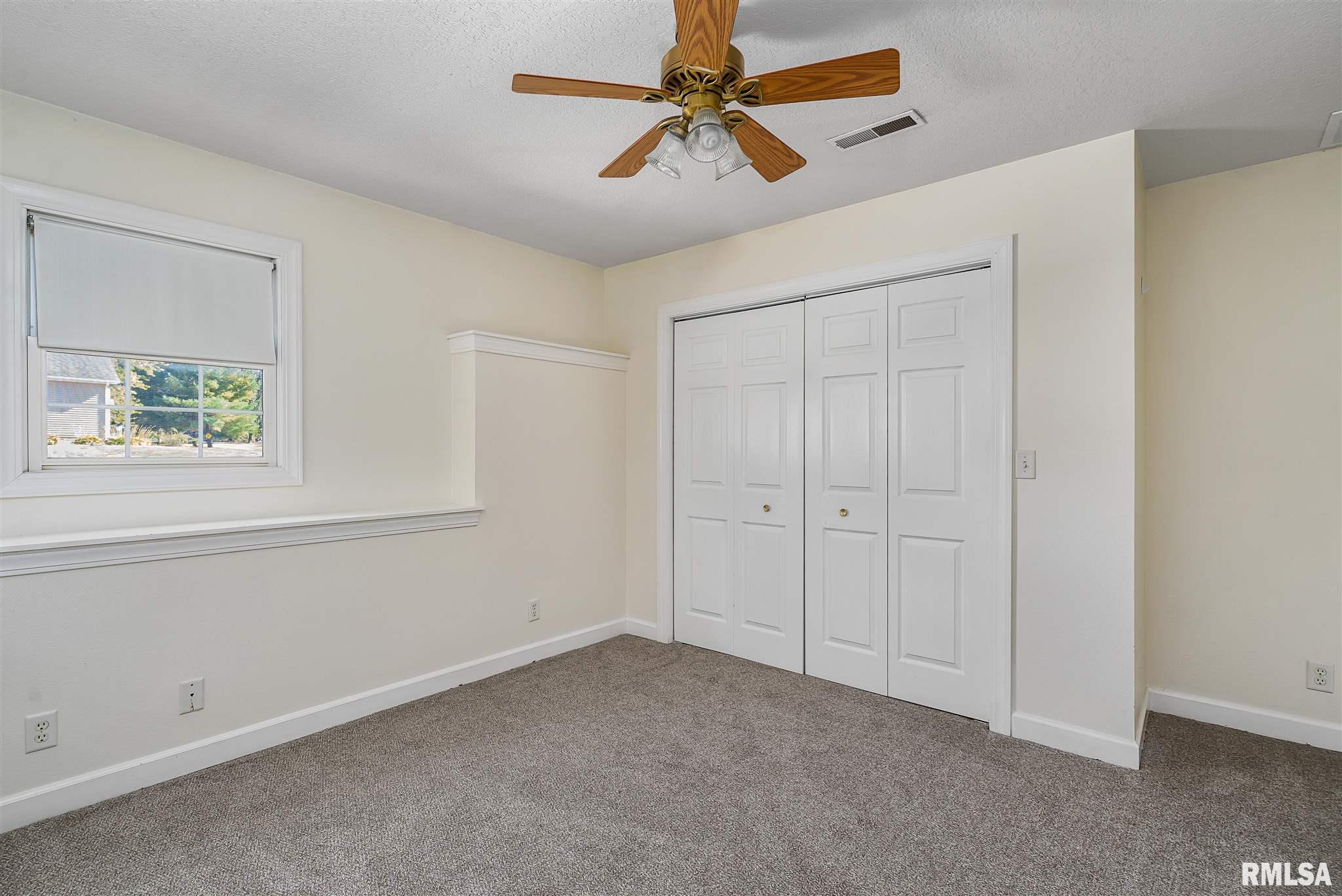 2593 Canterbury Road Muscatine, IA 52761 - Photo 16 of 29