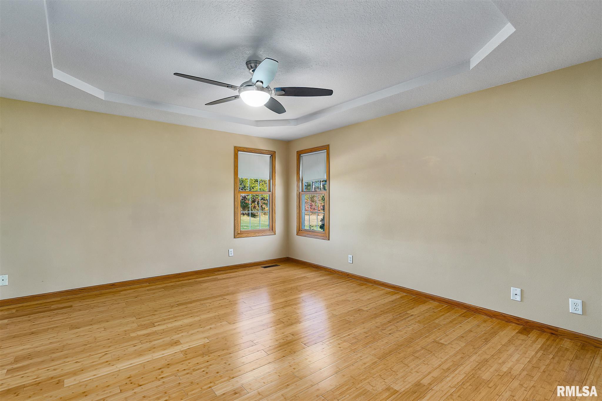 2593 Canterbury Road Muscatine, IA 52761 - Photo 9 of 29