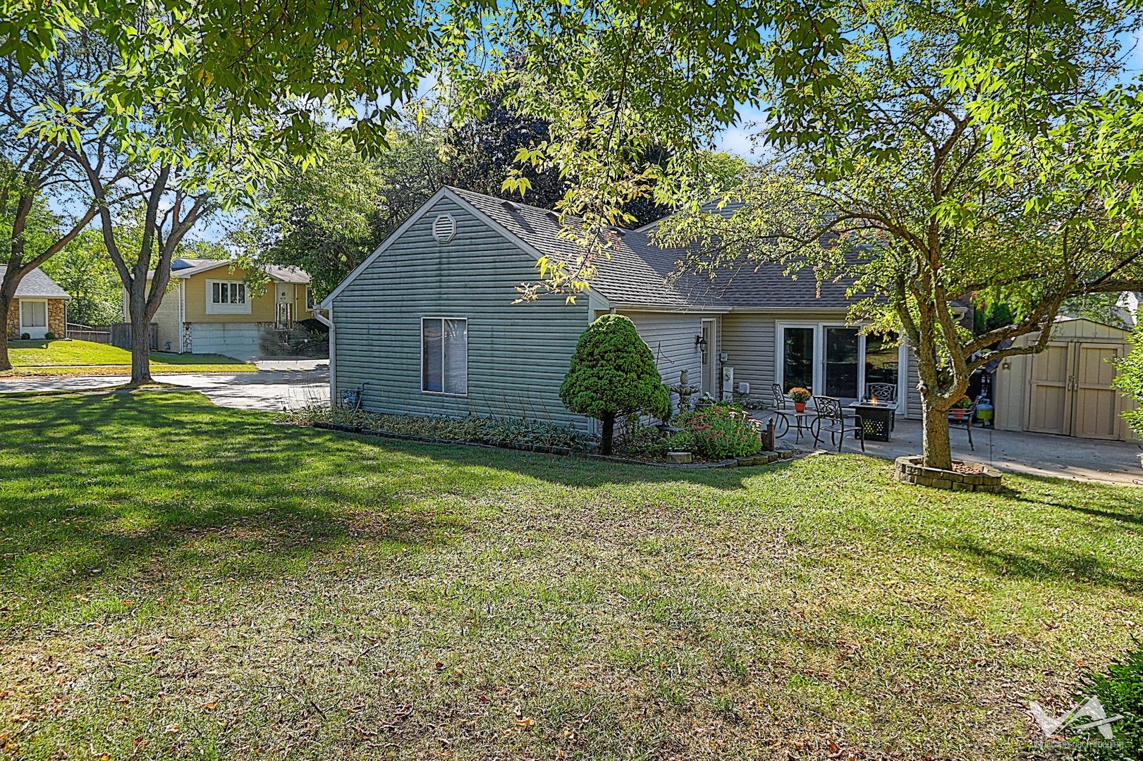 1034 Fall Circle Roselle, IL 60172 - Photo 29 of 30 a front view of house with a garden