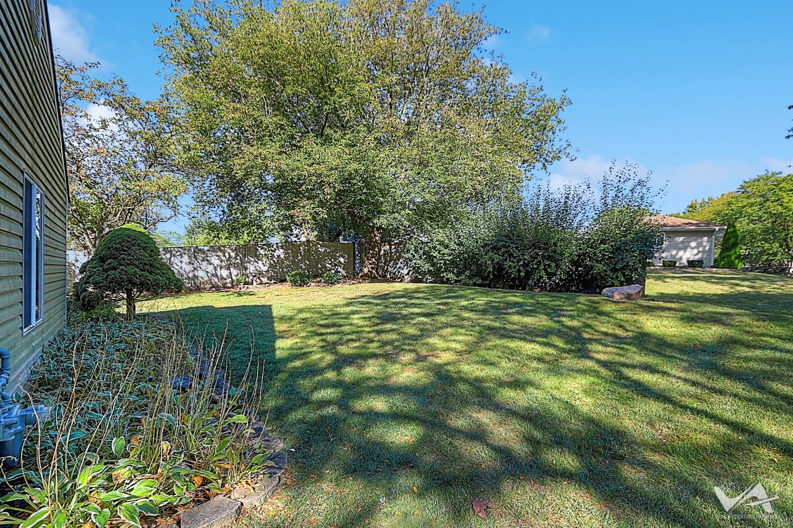 1034 Fall Circle Roselle, IL 60172 - Photo 30 of 30 a view of a yard