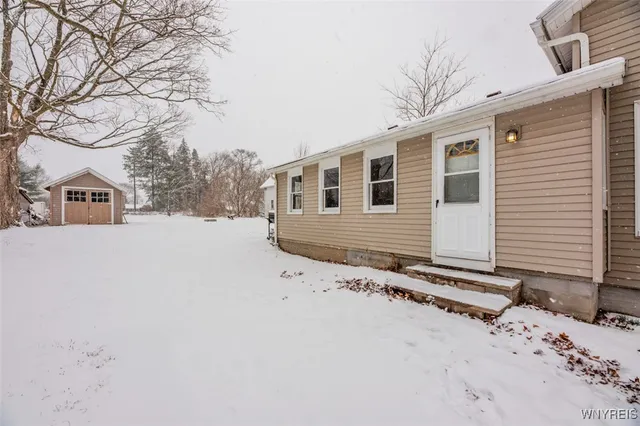 $183,500 | 50 Rochester Street, Bergen, NY 14416
